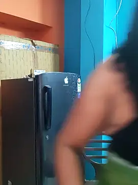 horny lizia online show from April 14, 2026, 6:35 pm