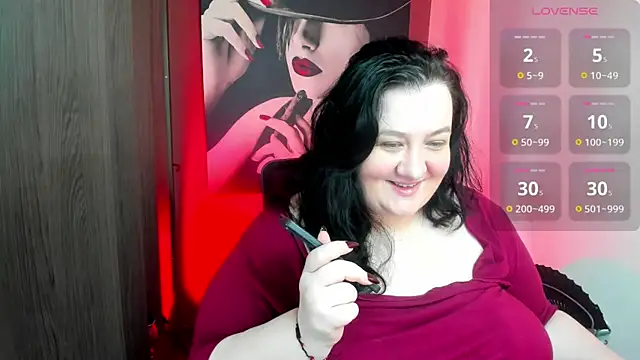Snapshot of QueenOfHaze chatting on July 3, 2026, 8:54 am QueenOfHaze online show from July 3, 2026, 8:54 am