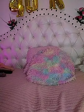 isabelajonesgl online show from December 18, 2025, 6:12 pm