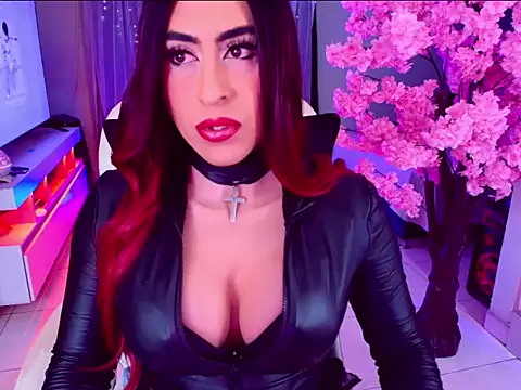 latexgoddes online show from November 7, 2025, 5:34 am