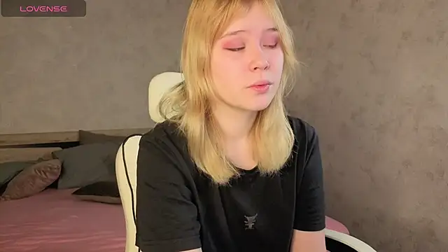 Amy Kimberlly online show from November 10, 2025, 12:15 am