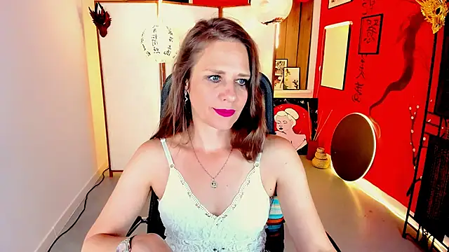 Snapshot of EmiliaBedy chatting on June 3, 2026, 9:21 am EmiliaBedy online show from June 3, 2026, 9:21 am