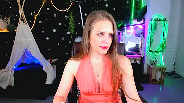 Snapshot of EmiliaBedy chatting on May 8, 2026, 5:11 am EmiliaBedy online show from May 8, 2026, 5:11 am