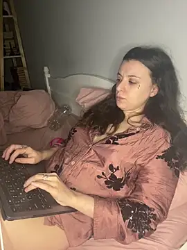 bunnythetailor online show from January 8, 2026, 2:39 am