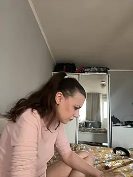 bunnythetailor online show from April 4, 2026, 6:31 am