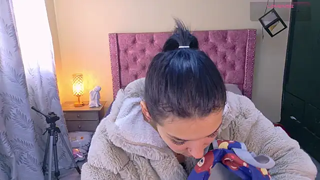 Sofii cutee online show from February 9, 2026, 12:58 pm