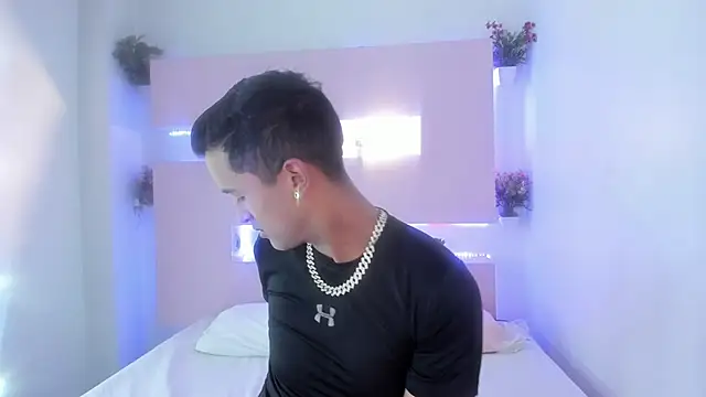 Nikki and Mayk online show from September 24, 2025, 2:51 am