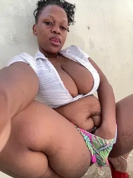 Boneca25 online show from November 23, 2025, 7:18 am