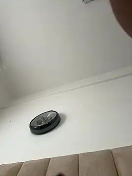 Boneca25 online show from March 31, 2026, 8:49 am