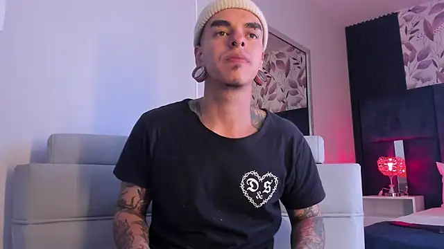 Snapshot of kaletattoo chatting on March 21, 2025, 3:01 am kaletattoo online show from March 21, 2025, 3:01 am