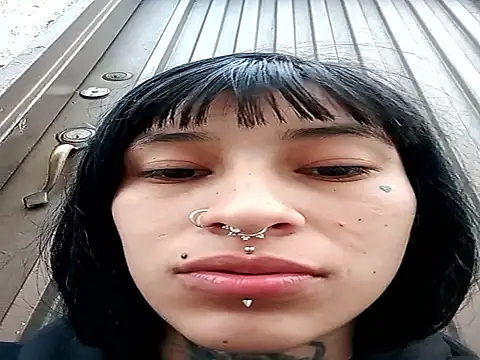 esmeralda06 online show from December 5, 2025, 2:15 pm