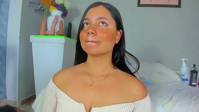 evaa greey online show from November 10, 2025, 9:53 pm