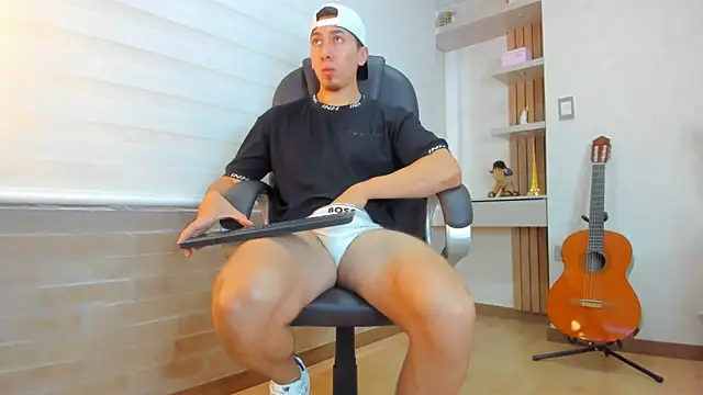 Tombarden online show from September 22, 2025, 7:09 pm