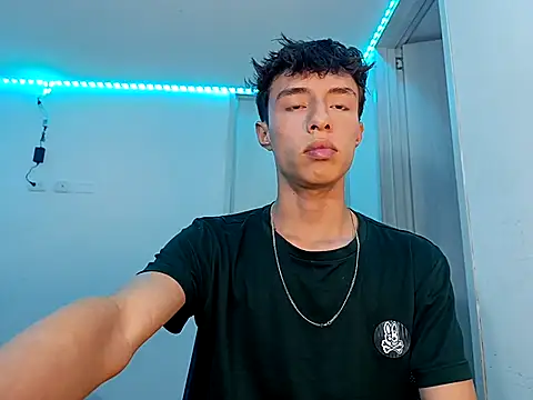 Juanmres online show from October 9, 2025, 12:22 am