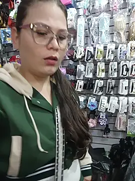 Vale Saenzz online show from December 23, 2025, 1:16 am