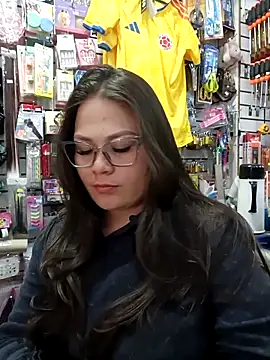 Vale Saenzz online show from April 9, 2026, 9:43 pm