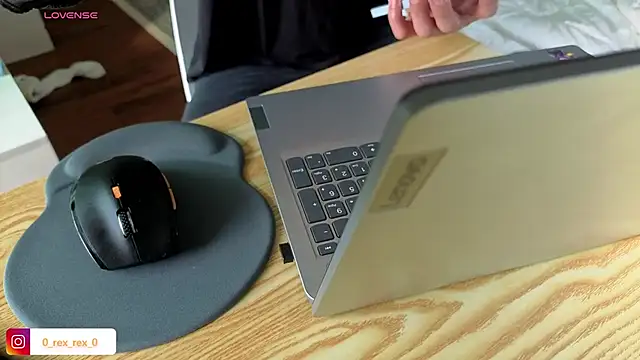 Snapshot of Doh728 chatting on November 27, 2025, 2:12 am Doh728 online show from November 27, 2025, 2:12 am