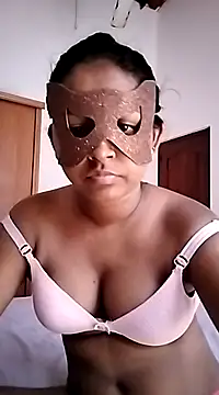 DiluQueen online show from February 25, 2025, 10:15 am