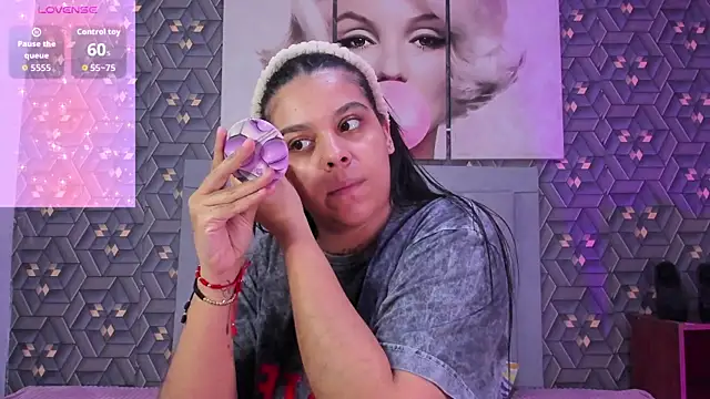 Emily rivera78 online show from April 7, 2026, 2:57 am