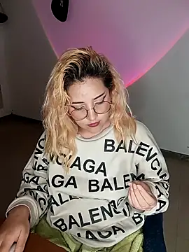 Hinako0Satorii  online show from February 25, 2025, 4:03 am