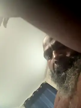 shavez5888 online show from October 29, 2025, 9:47 pm