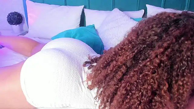 Snapshot of ninna_curly chatting on February 7, 2026, 9:17 am ninna curly online show from February 7, 2026, 9:17 am