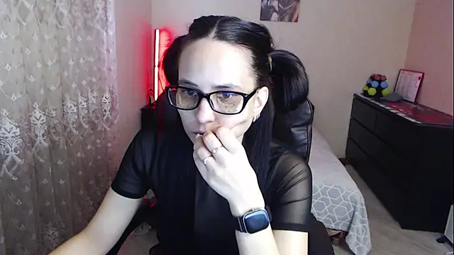 Kriss brunette 5 online show from February 19, 2026, 8:22 am