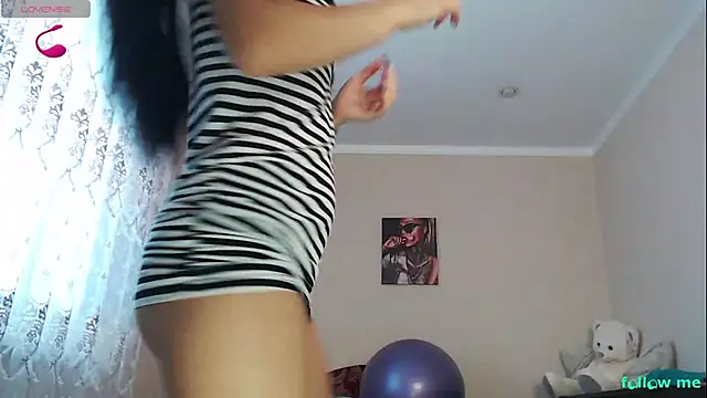 Kriss brunette 5 online show from September 30, 2025, 8:42 am