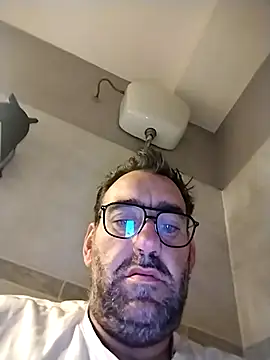 Snapshot of Hardasanut chatting on October 17, 2025, 4:16 am Hardasanut online show from October 17, 2025, 4:16 am