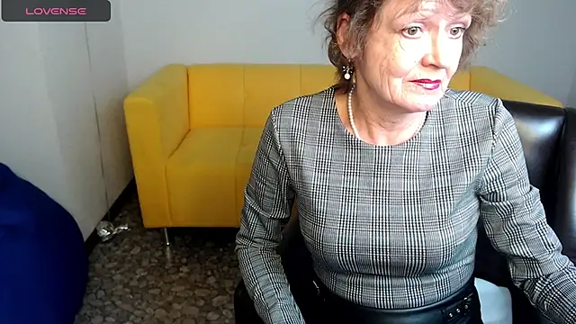 Snapshot of SexyGrandma_ chatting on February 25, 2025, 8:32 pm SexyGrandma online show from February 25, 2025, 8:32 pm