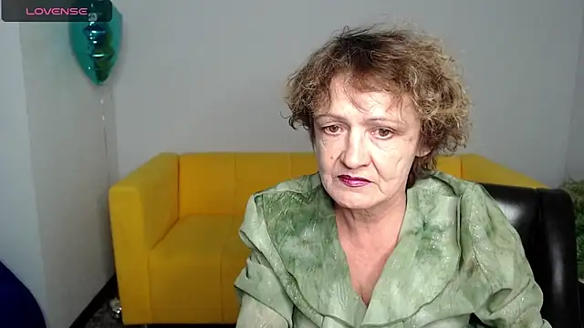 Snapshot of SexyGrandma_ chatting on February 18, 2025, 4:25 pm SexyGrandma online show from February 18, 2025, 4:25 pm