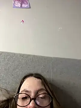 DearAlise online show from July 12, 2026, 11:44 am