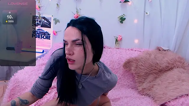 Holygirl  online show from February 26, 2026, 2:11 am