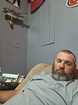 Snapshot of thickdaddy2982 chatting on March 5, 2025, 11:16 pm thickdaddy2982 online show from March 5, 2025, 11:16 pm