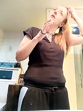 Snapshot of Astrid-Gilbert chatting on February 19, 2025, 7:50 am Astrid-Gilbert online show from February 19, 2025, 7:50 am