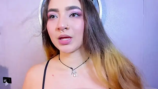 Shanntal  online show from December 19, 2025, 7:49 pm