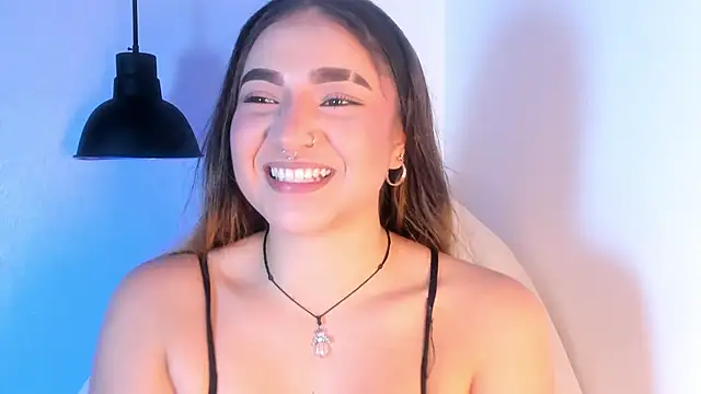 Shanntal  online show from November 1, 2025, 8:03 pm