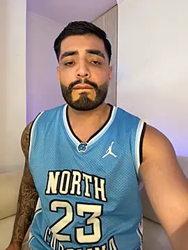 Snapshot of LeandroRusso chatting on October 2, 2025, 6:11 pm LeandroRusso online show from October 2, 2025, 6:11 pm