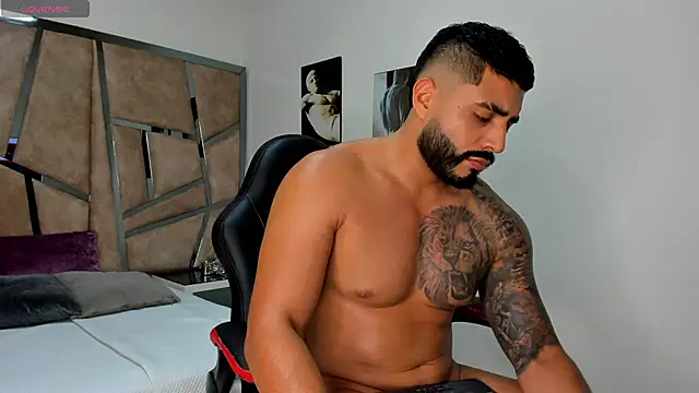 Snapshot of LeandroRusso chatting on February 19, 2025, 2:12 am LeandroRusso online show from February 19, 2025, 2:12 am