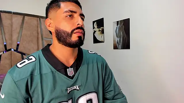 Snapshot of LeandroRusso chatting on March 4, 2025, 8:49 pm LeandroRusso online show from March 4, 2025, 8:49 pm