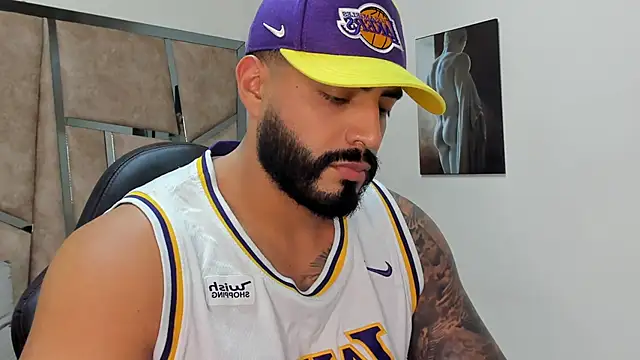 Snapshot of LeandroRusso chatting on March 1, 2025, 9:15 pm LeandroRusso online show from March 1, 2025, 9:15 pm