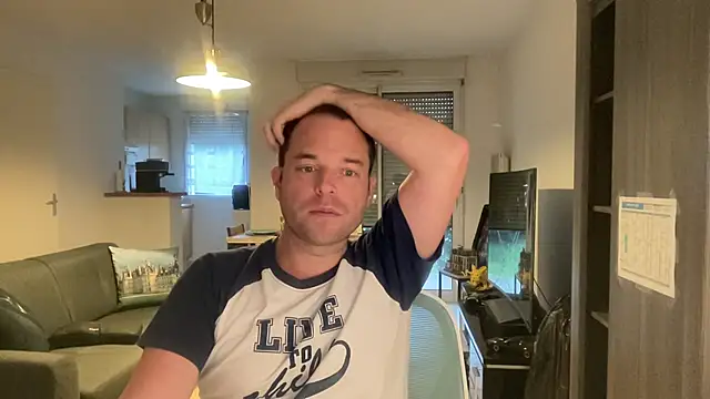 Funnyjul31 online show from January 19, 2026, 4:22 pm