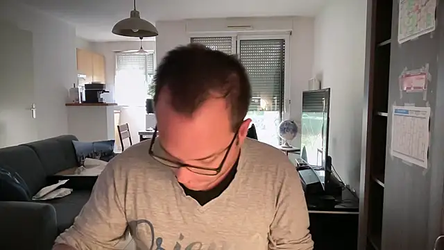 Funnyjul31 online show from November 1, 2025, 12:54 pm