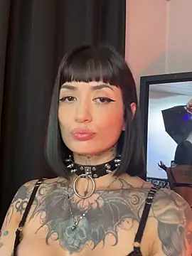 IsisRaichuu  online show from September 19, 2025, 8:57 pm