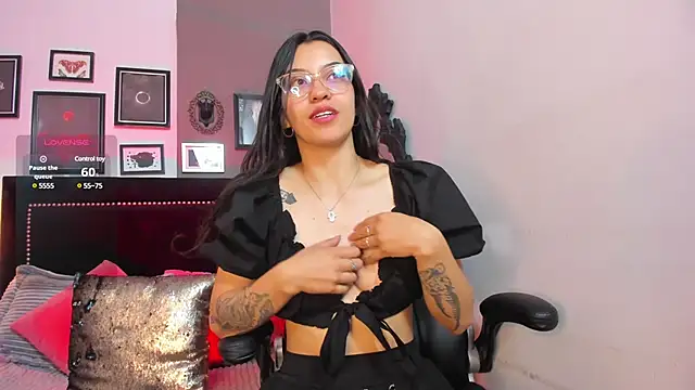 nina  dixon online show from February 2, 2025, 2:48 am