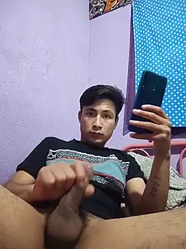 Snapshot of EduardoEspinoza12 chatting on October 15, 2025, 8:28 pm EduardoEspinoza12 online show from October 15, 2025, 8:28 pm