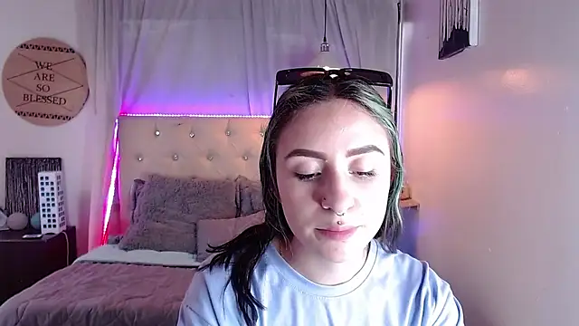 melodygirl   online show from March 7, 2025, 8:00 pm