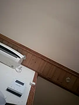 Tyyyggjju online show from November 6, 2025, 10:41 am