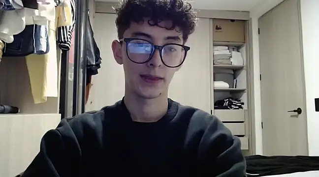 miketwink online show from March 19, 2025, 12:15 am