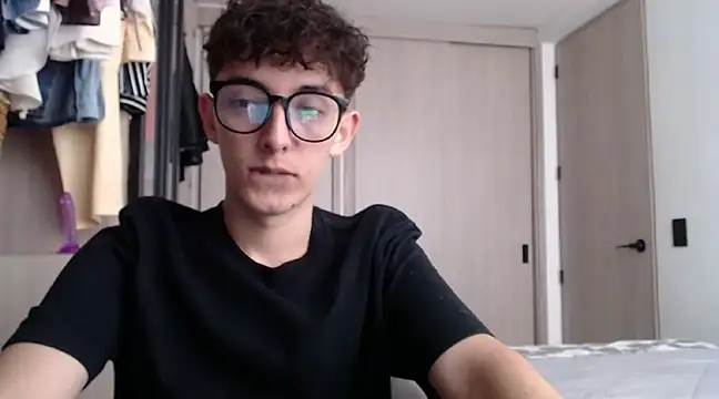 miketwink online show from March 20, 2025, 9:56 pm